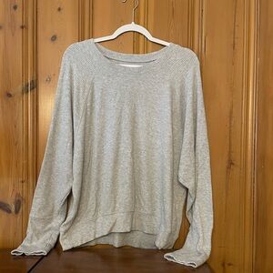 Offline by Aerie Light Gray Long Sleeve Shirt